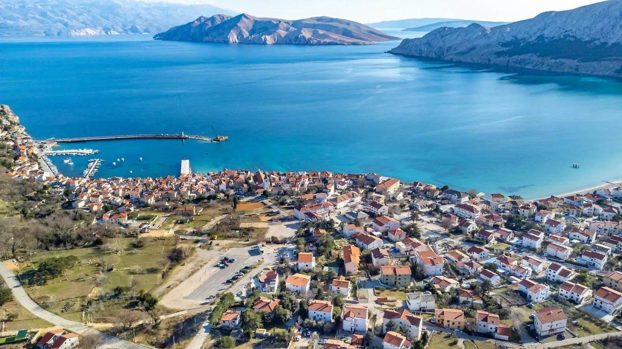 Apartments By The Sea Baska, Krk - 20424 0*, Baska (Krk)